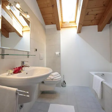 Romina Lakeview Apt. San Siro (Lombardy)